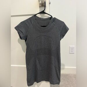 Lululemon swiftly top